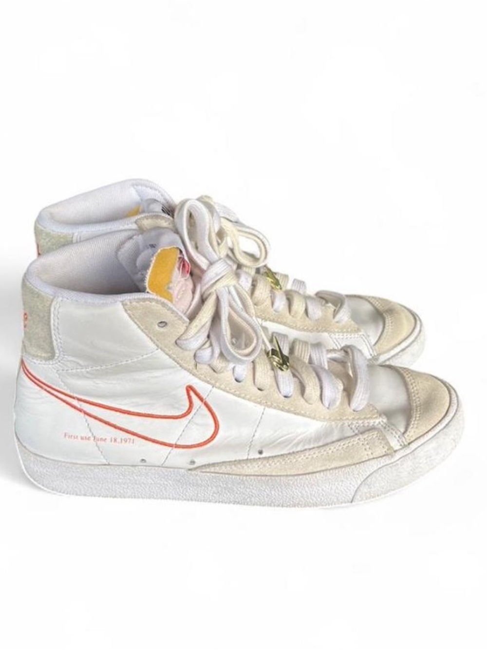 Nike Women's Blazer Mid '77 SE 'First Use' Sneakers Size 8